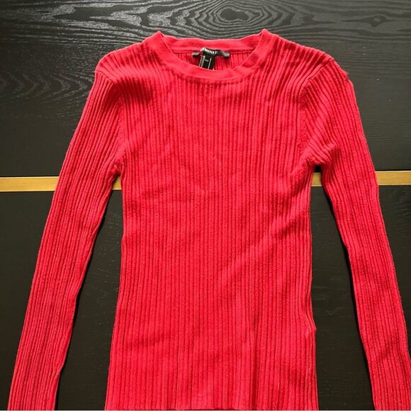 Forever 21 Sweater Size Small Red NWT - Picture 9 of 10